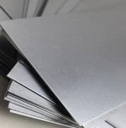 又具有仿生态自动愈合表面的外观