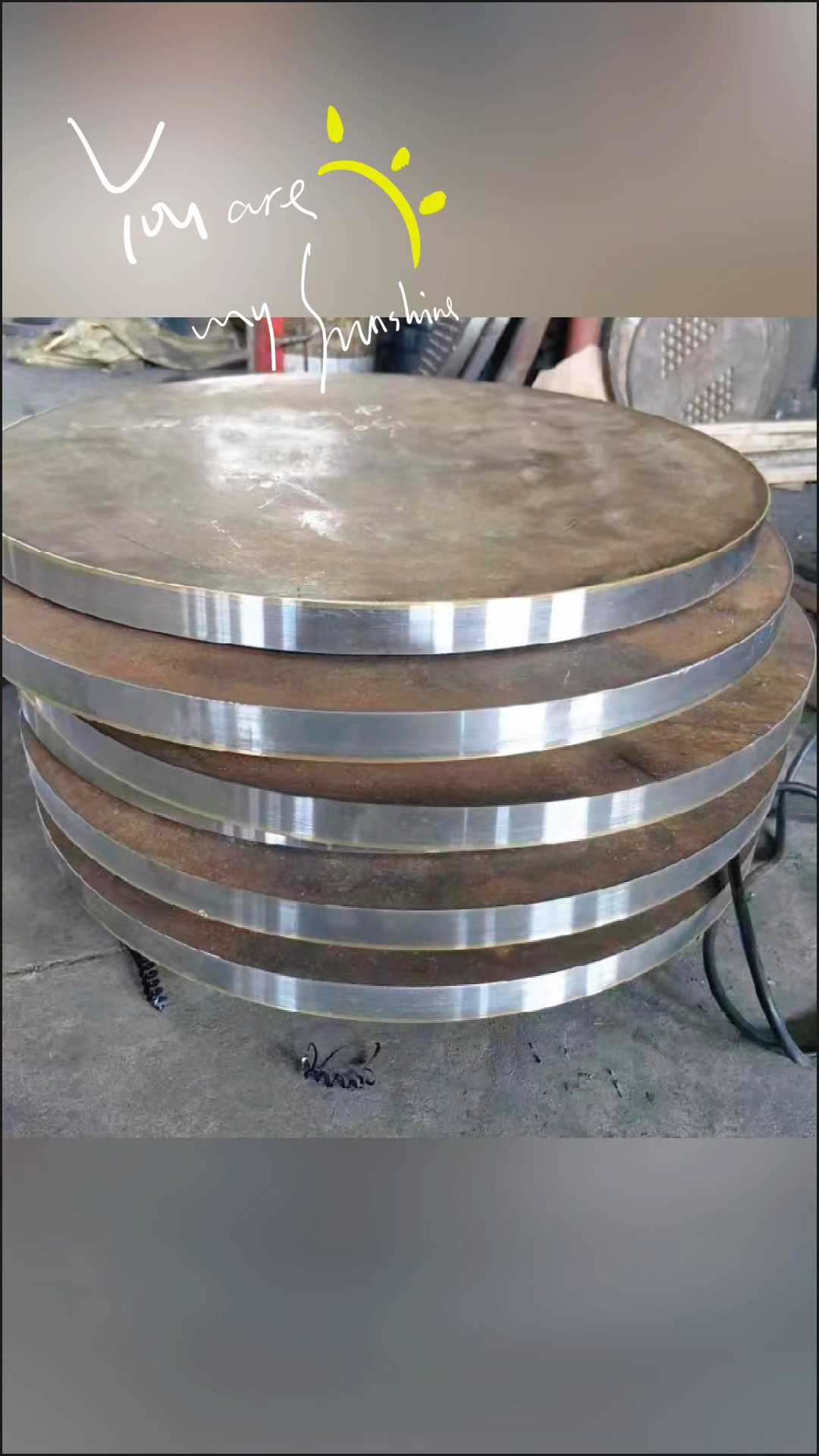 建议您在开工前就将阳台窗订好