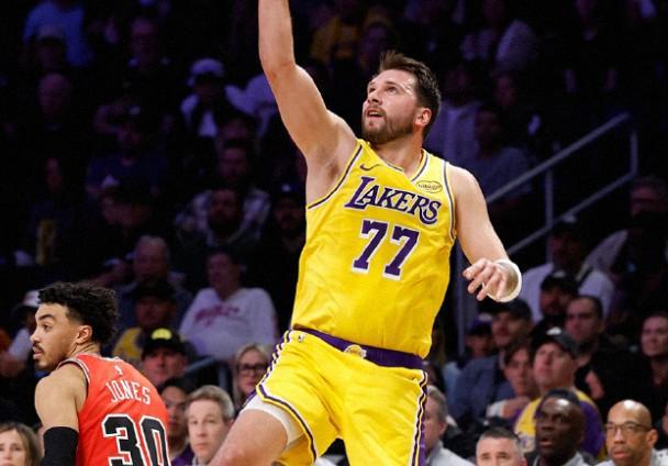 东契奇砍下生涯新高51分率队大胜公牛