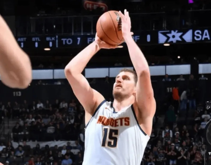 约基奇高效输出掘金西部四强难破防