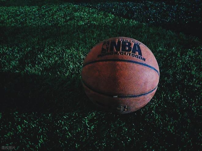 雄鹿队强行让字母哥休战引争议